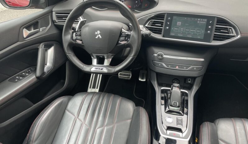 PEUGEOT 308 SW 1.5 BlueHDi GT EAT8 FULL LED/PANORÁMATETŐ/DENON/KULCSNÉLKÜLI/HOLTTÉRFGYELŐ/ÜLÉSFŰTÉS/BŐR full