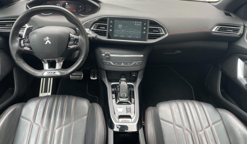 PEUGEOT 308 SW 1.5 BlueHDi GT EAT8 FULL LED/PANORÁMATETŐ/DENON/KULCSNÉLKÜLI/HOLTTÉRFGYELŐ/ÜLÉSFŰTÉS/BŐR full