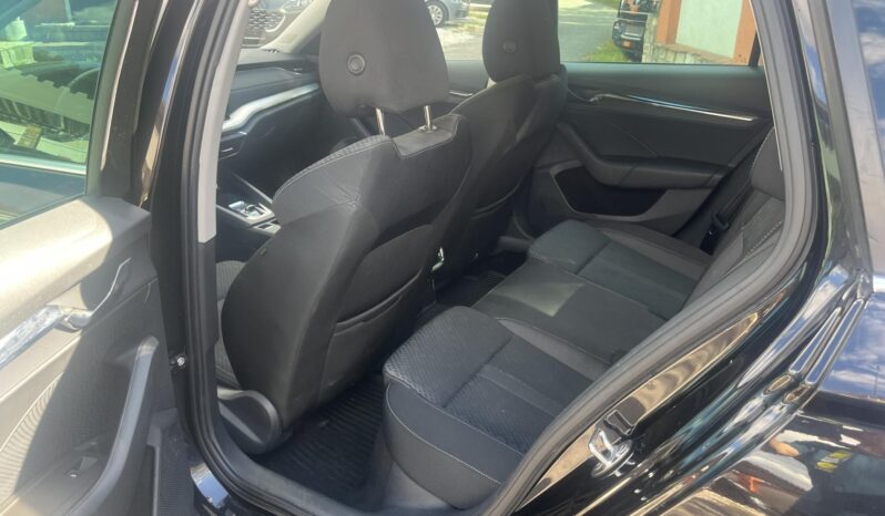 SKODA OCTAVIA 1.4 TSI pHEV Style DSG 204LE-LED KEYSS HUD MOTOROS ÜLÉSEK full