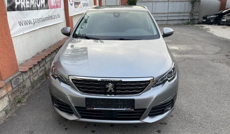 PEUGEOT 308 SW 1.5 BlueHDi Allure Pack FULL LED/VONÓHOROG/ÜLÉSFŰTÉS/HOLTTÉRFIGYELŐ/TÉLI-NYÁRI KERÉK full