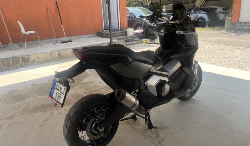 HONDA X-ADV 750 full