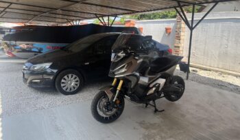 HONDA X-ADV 750 full