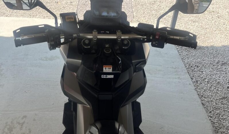 HONDA X-ADV 750 full
