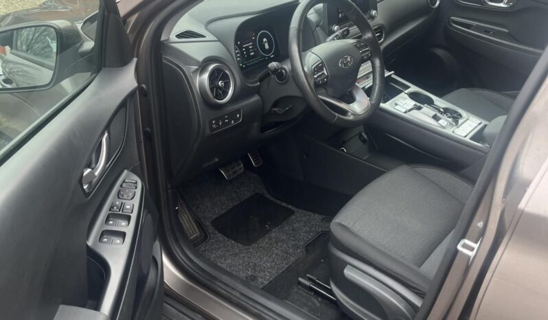 HYUNDAI KONA EV 64kWh Premium GYÁRI GARANCIA HŐSZIVATTYÚ LED TÉLI CSOMAG full