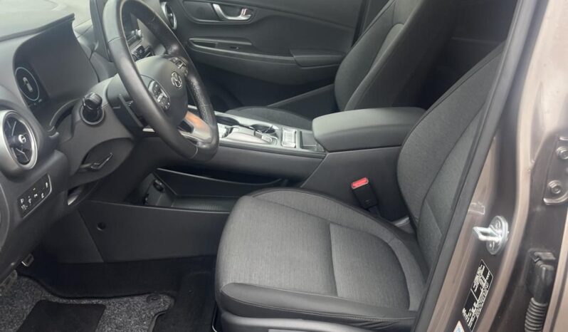 HYUNDAI KONA EV 64kWh Premium GYÁRI GARANCIA HŐSZIVATTYÚ LED TÉLI CSOMAG full