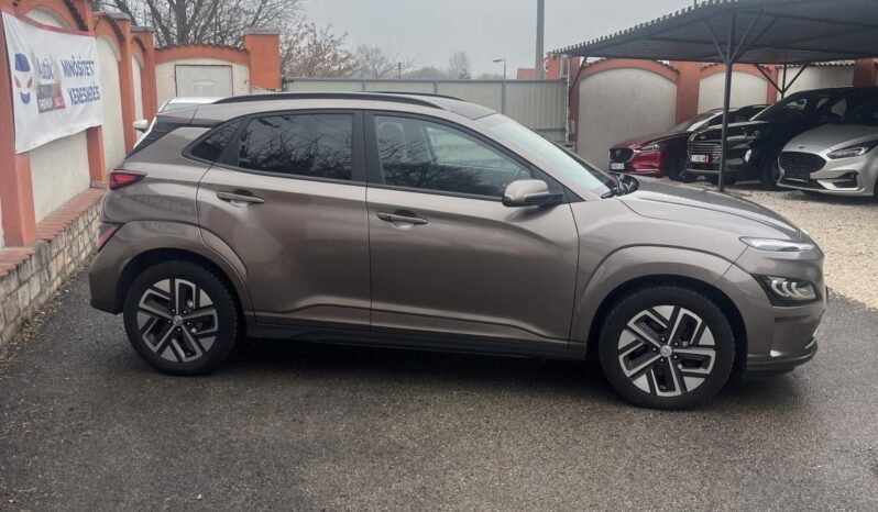 HYUNDAI KONA EV 64kWh Premium GYÁRI GARANCIA HŐSZIVATTYÚ LED TÉLI CSOMAG full