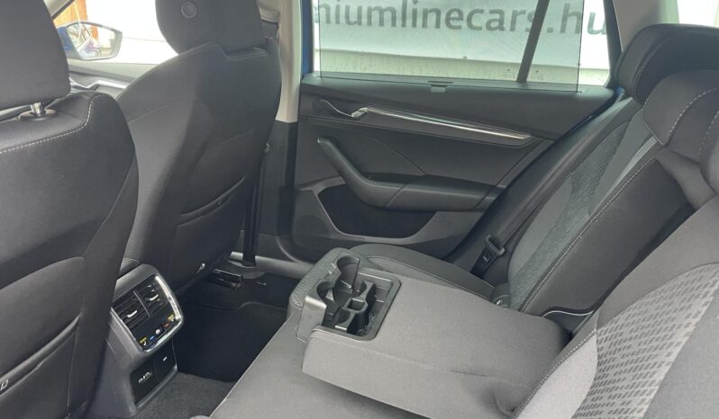 SKODA OCTAVIA Combi 1.4 TSI pHEV Style DSG LED MÁTRIX/HEAD UP/4xÜLÉSFŰTÉS/3xKLÍMA/KULCSNÉLKÜLI/VONÓHOROG full