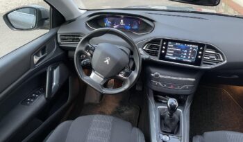 PEUGEOT 308 SW 1.5 BlueHDi Allure Pack FULL LED/VONÓHOROG/ÜLÉSFŰTÉS/HOLTTÉRFIGYELŐ/TÉLI-NYÁRI KERÉK full