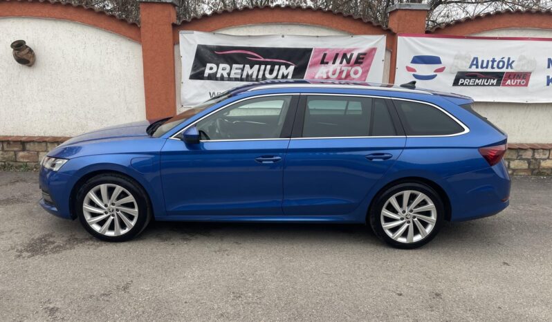 SKODA OCTAVIA Combi 1.4 TSI pHEV Style DSG LED MÁTRIX/HEAD UP/4xÜLÉSFŰTÉS/3xKLÍMA/KULCSNÉLKÜLI/VONÓHOROG full