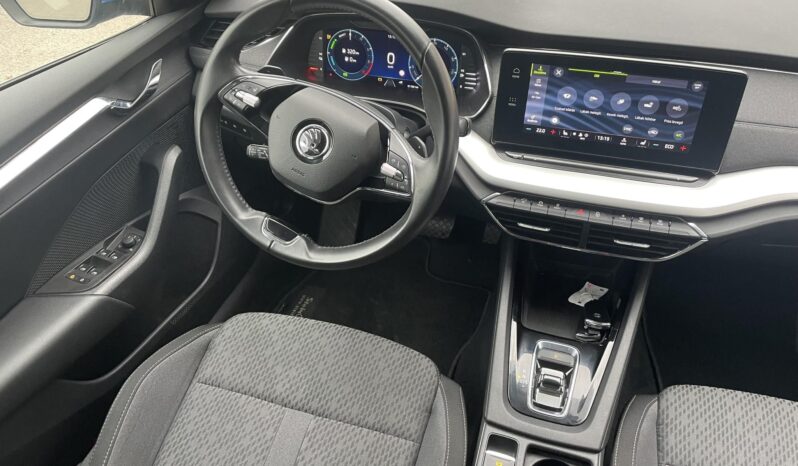 SKODA OCTAVIA Combi 1.4 TSI pHEV Style DSG LED MÁTRIX/HEAD UP/4xÜLÉSFŰTÉS/3xKLÍMA/KULCSNÉLKÜLI/VONÓHOROG full