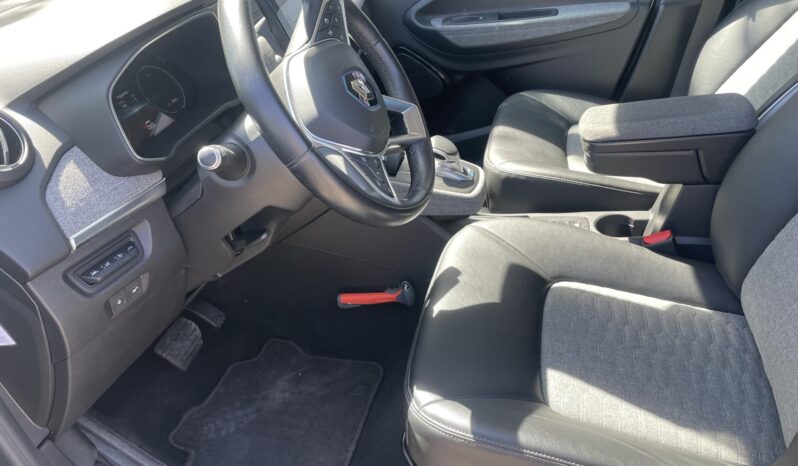 RENAULT ZOE Z.E. R135 52 kWh Intens (Automata) ÜLÉSFŰTÉS/KORMÁNYFŰTÉS/KULCSNÉLKÜLI/GYORSTÖLTÉS/NAGYKIJELZŐHOLTTÉRFIGYELŐ full