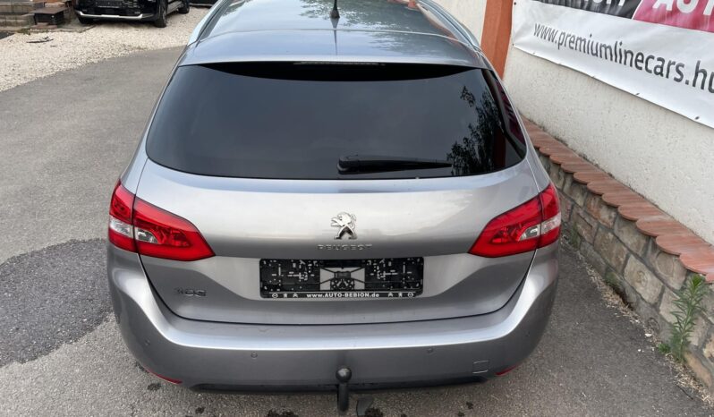 PEUGEOT 308 SW 1.5 BlueHDi Allure Pack FULL LED/VONÓHOROG/ÜLÉSFŰTÉS/HOLTTÉRFIGYELŐ/TÉLI-NYÁRI KERÉK full