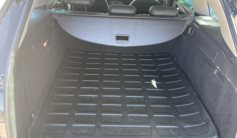 OPEL ASTRA K Sports Tourer 1.6 T Start-Stop Innovation ÜLÉSFŰTÉS/KORMÁNYFŰTÉS/VONÓHOROG/LED/8 KERÉK full