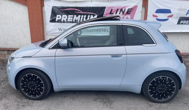 FIAT 500 500e La Prima 42kWh (Automata) PANORÁMATETŐ/LED/HOLTTÉRFIGYELŐ/VONÓHOROG/VÉGIG SZERVÍZ full