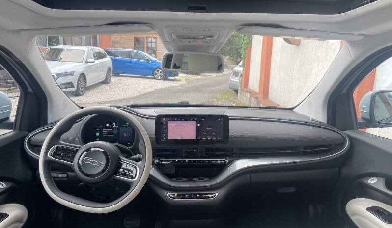 FIAT 500 500e La Prima 42kWh (Automata) PANORÁMATETŐ/LED/HOLTTÉRFIGYELŐ/VONÓHOROG/VÉGIG SZERVÍZ full