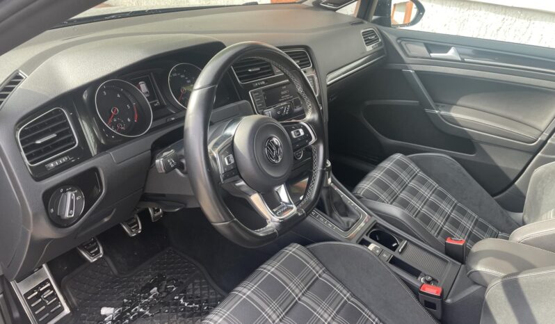 VOLKSWAGEN GOLF VII Variant 2.0 TDI BMT GTD DYNAUDIO/ÜLÉSFŰTÉS/TOLATÓKAMERA/VÉGIG SZERVIZELT full
