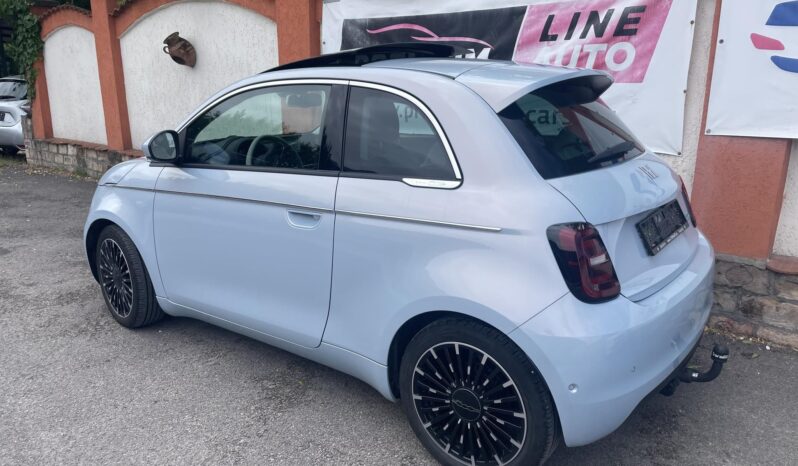 FIAT 500 500e La Prima 42kWh (Automata) PANORÁMATETŐ/LED/HOLTTÉRFIGYELŐ/VONÓHOROG/VÉGIG SZERVÍZ full