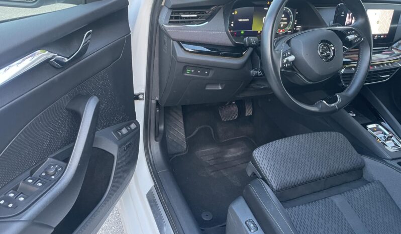 SKODA OCTAVIA Combi 1.4 TSI pHEV Style DSG LED MÁTRIX/HEAD UP/4xÜLÉSFŰTÉS/3xKLÍMA/KULCSNÉLKÜLI/CANTON/ÁLLÓFÚTÉS/8 KERÉK full