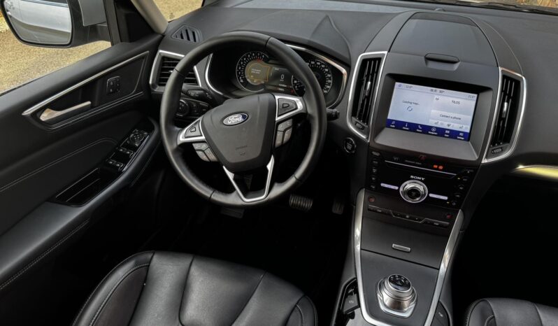 FORD S-MAX 2.5 FHEV Titanium CVT ADAPTÍV LED/KULCSNÉLKÜLI/TÉLI CSOMAG/SONY/8 KERÉK/VÉGIG SZERVÍZ full